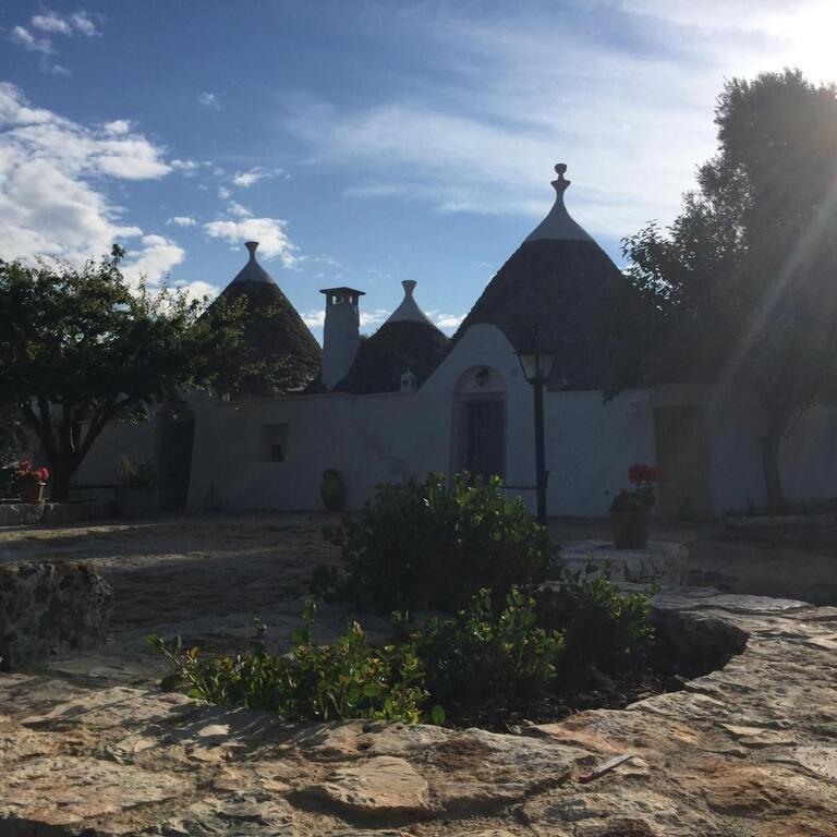 Chateaux Des Trulli 圣米凯莱萨伦蒂诺 外观 照片